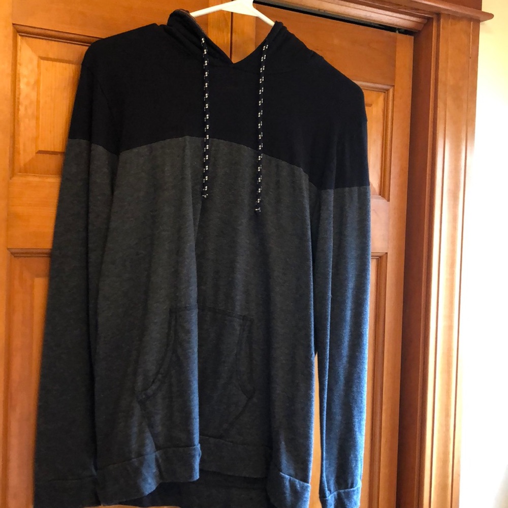 Men’s medium blue sweatshirt
